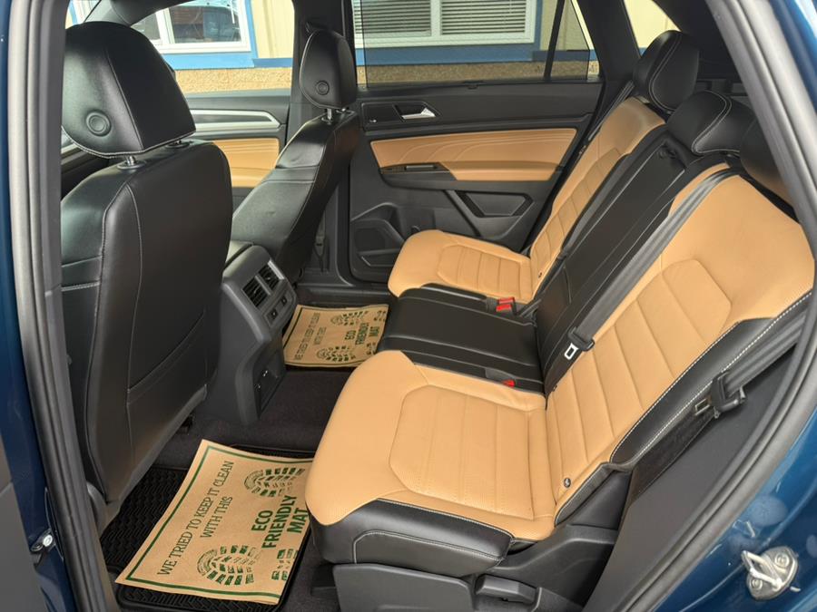 2022 Volkswagen Atlas Cross Sport 3.6L V6 SEL Premium R-Line 4MOTION, available for sale in East Windsor, Connecticut | Century Auto And Truck. East Windsor, Connecticut 2022 Volkswagen Atlas Cross Sport 3.6L V6 SEL Premium R-Line 4MOTION, available for sale in East Windsor, Connecticut | Century Auto And Truck. East Windsor, Connecticut