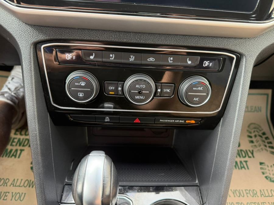 2022 Volkswagen Atlas Cross Sport 3.6L V6 SEL Premium R-Line 4MOTION, available for sale in East Windsor, Connecticut | Century Auto And Truck. East Windsor, Connecticut 2022 Volkswagen Atlas Cross Sport 3.6L V6 SEL Premium R-Line 4MOTION, available for sale in East Windsor, Connecticut | Century Auto And Truck. East Windsor, Connecticut