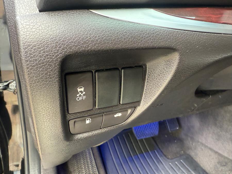 2015 Acura TLX 4dr Sdn FWD, available for sale in Manchester, Connecticut | Carsonmain LLC. Manchester, Connecticut 2015 Acura TLX 4dr Sdn FWD, available for sale in Manchester, Connecticut | Carsonmain LLC. Manchester, Connecticut