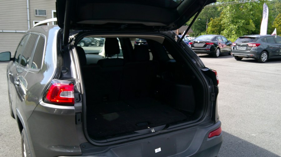 2017 Jeep Cherokee Latitude 4x4, available for sale in Yantic, Connecticut | Yantic Auto Center. Yantic, Connecticut 2017 Jeep Cherokee Latitude 4x4, available for sale in Yantic, Connecticut | Yantic Auto Center. Yantic, Connecticut