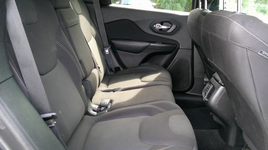 2017 Jeep Cherokee Latitude 4x4, available for sale in Yantic, Connecticut | Yantic Auto Center. Yantic, Connecticut 2017 Jeep Cherokee Latitude 4x4, available for sale in Yantic, Connecticut | Yantic Auto Center. Yantic, Connecticut