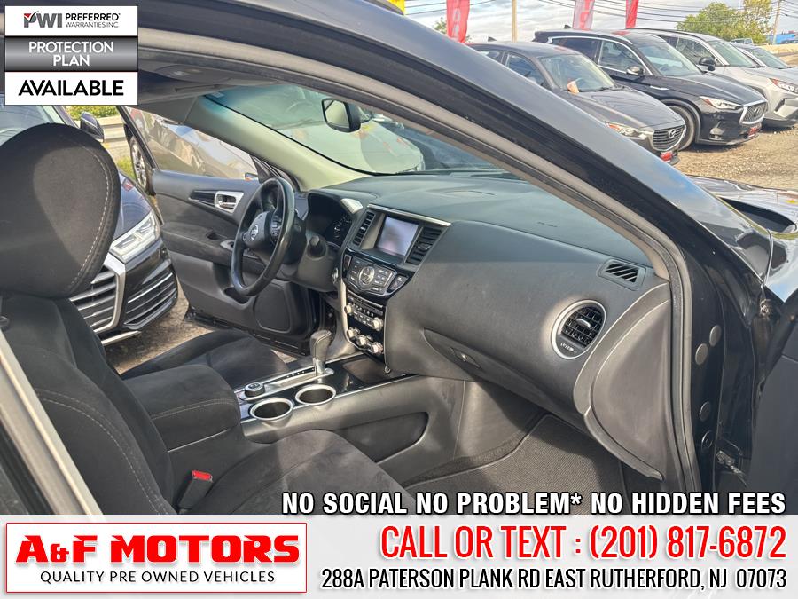 2016 Nissan Pathfinder 4WD 4dr SV, available for sale in East Rutherford, New Jersey | A&F Motors LLC. East Rutherford, New Jersey 2016 Nissan Pathfinder 4WD 4dr SV, available for sale in East Rutherford, New Jersey | A&F Motors LLC. East Rutherford, New Jersey