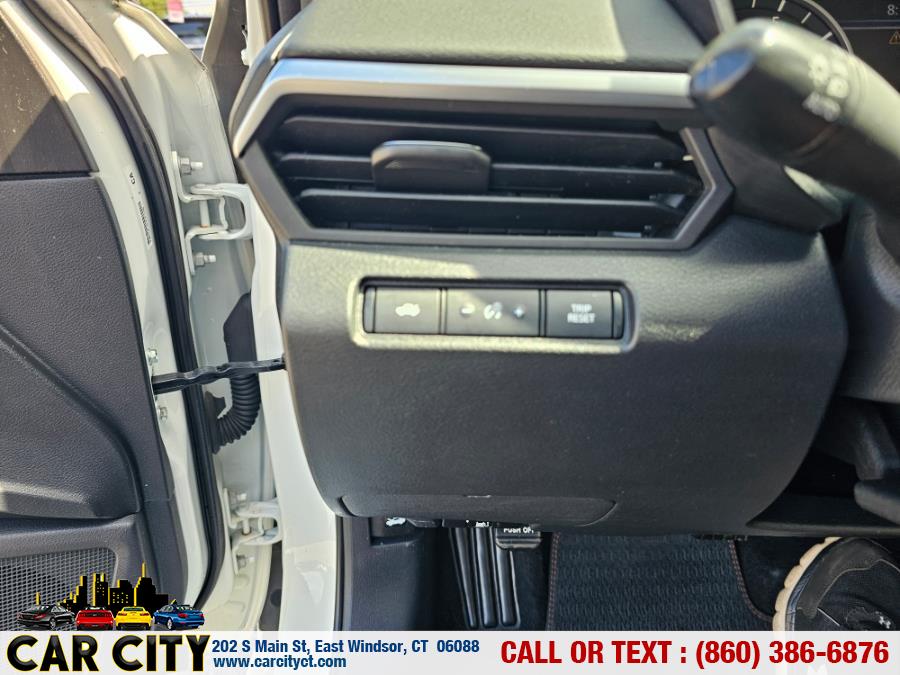 2020 Nissan Altima 2.5 SR Sedan, available for sale in East Windsor, Connecticut | Car City LLC. East Windsor, Connecticut 2020 Nissan Altima 2.5 SR Sedan, available for sale in East Windsor, Connecticut | Car City LLC. East Windsor, Connecticut