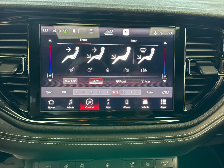 2022 Dodge Durango SRT 392 AWD, available for sale in Massapequa Park, New York | Power Motors East. Massapequa Park, New York 2022 Dodge Durango SRT 392 AWD, available for sale in Massapequa Park, New York | Power Motors East. Massapequa Park, New York