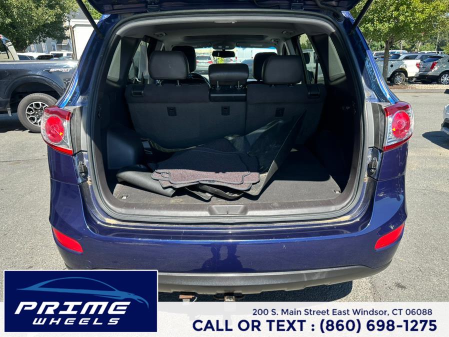 2010 Hyundai Santa Fe AWD 4dr V6 Auto SE, available for sale in East Windsor, Connecticut | Prime Wheels. East Windsor, Connecticut 2010 Hyundai Santa Fe AWD 4dr V6 Auto SE, available for sale in East Windsor, Connecticut | Prime Wheels. East Windsor, Connecticut
