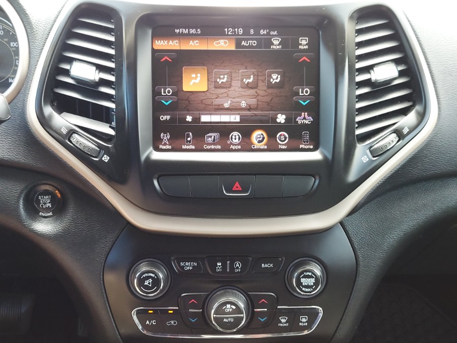 2015 Jeep Cherokee 4WD 4dr Latitude, available for sale in East Windsor, Connecticut | United Auto Sales of E Windsor, Inc. East Windsor, Connecticut 2015 Jeep Cherokee 4WD 4dr Latitude, available for sale in East Windsor, Connecticut | United Auto Sales of E Windsor, Inc. East Windsor, Connecticut
