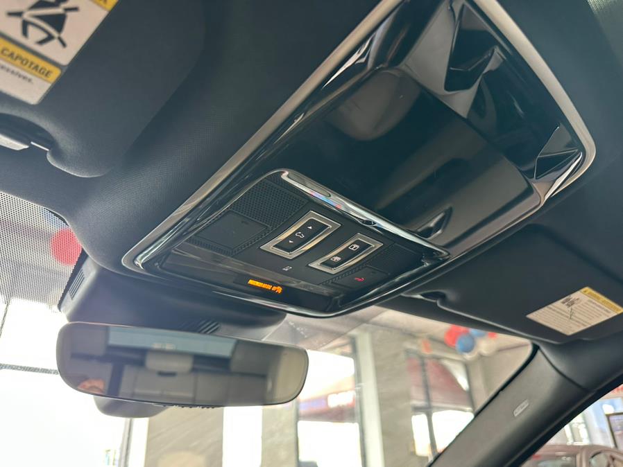 2018 Land Rover Range Rover Velar P380 R-Dynamic SE, available for sale in Inwood, New York | 5 Towns Drive. Inwood, New York 2018 Land Rover Range Rover Velar P380 R-Dynamic SE, available for sale in Inwood, New York | 5 Towns Drive. Inwood, New York