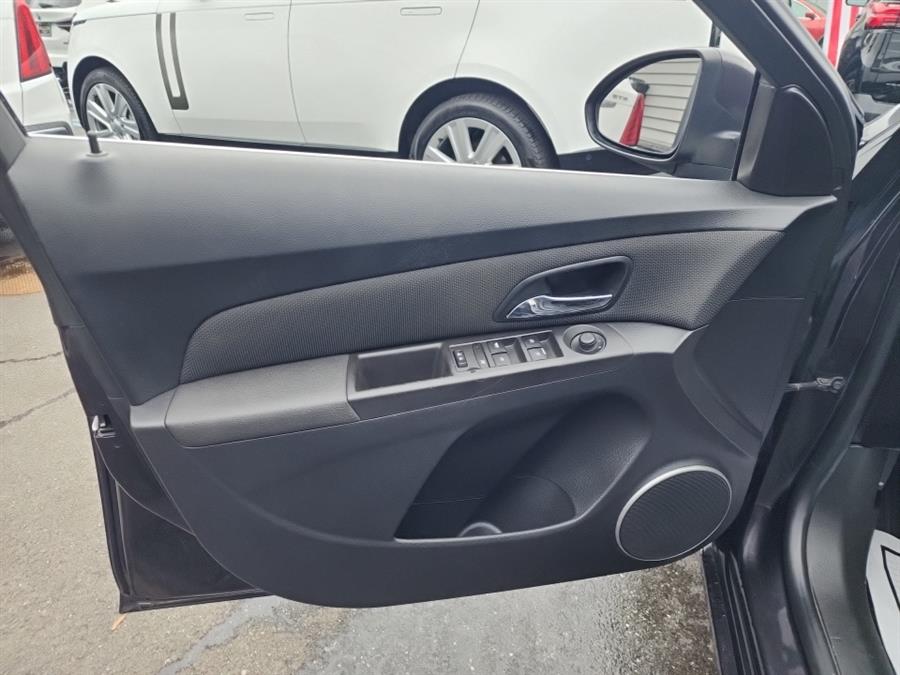 2016 Chevrolet Cruze Limited 4dr Sdn Auto LT w/1LT, available for sale in Islip, New York | L.I. Auto Gallery. Islip, New York 2016 Chevrolet Cruze Limited 4dr Sdn Auto LT w/1LT, available for sale in Islip, New York | L.I. Auto Gallery. Islip, New York