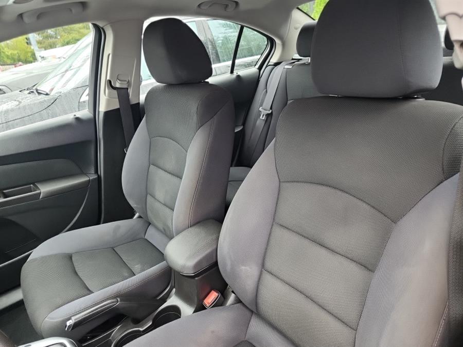 2016 Chevrolet Cruze Limited 4dr Sdn Auto LT w/1LT, available for sale in Islip, New York | L.I. Auto Gallery. Islip, New York 2016 Chevrolet Cruze Limited 4dr Sdn Auto LT w/1LT, available for sale in Islip, New York | L.I. Auto Gallery. Islip, New York