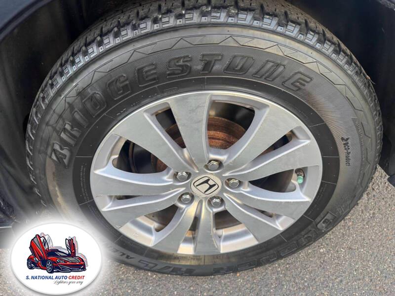 2016 Honda Odyssey 5dr EX, available for sale in Meriden, Connecticut | Sandra Auto Broker LLC. Meriden, Connecticut 2016 Honda Odyssey 5dr EX, available for sale in Meriden, Connecticut | Sandra Auto Broker LLC. Meriden, Connecticut