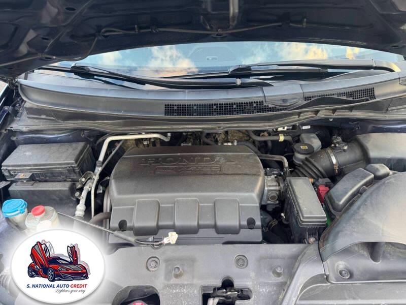 2016 Honda Odyssey 5dr EX, available for sale in Meriden, Connecticut | Sandra Auto Broker LLC. Meriden, Connecticut 2016 Honda Odyssey 5dr EX, available for sale in Meriden, Connecticut | Sandra Auto Broker LLC. Meriden, Connecticut