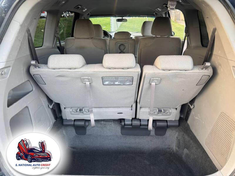 2016 Honda Odyssey 5dr EX, available for sale in Meriden, Connecticut | Sandra Auto Broker LLC. Meriden, Connecticut 2016 Honda Odyssey 5dr EX, available for sale in Meriden, Connecticut | Sandra Auto Broker LLC. Meriden, Connecticut