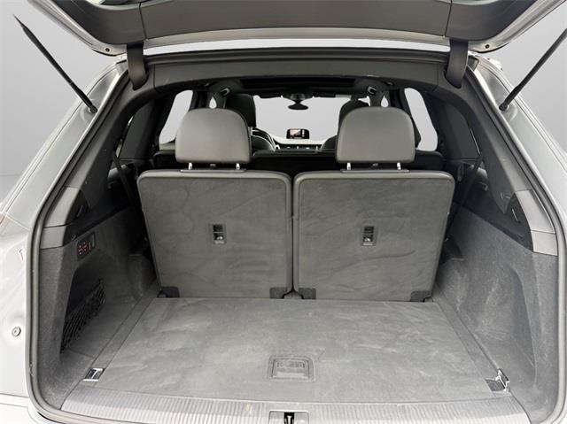 2017 Audi Q7 3.0T Premium, available for sale in Stratford, Connecticut | Wiz Leasing Inc. Stratford, Connecticut 2017 Audi Q7 3.0T Premium, available for sale in Stratford, Connecticut | Wiz Leasing Inc. Stratford, Connecticut
