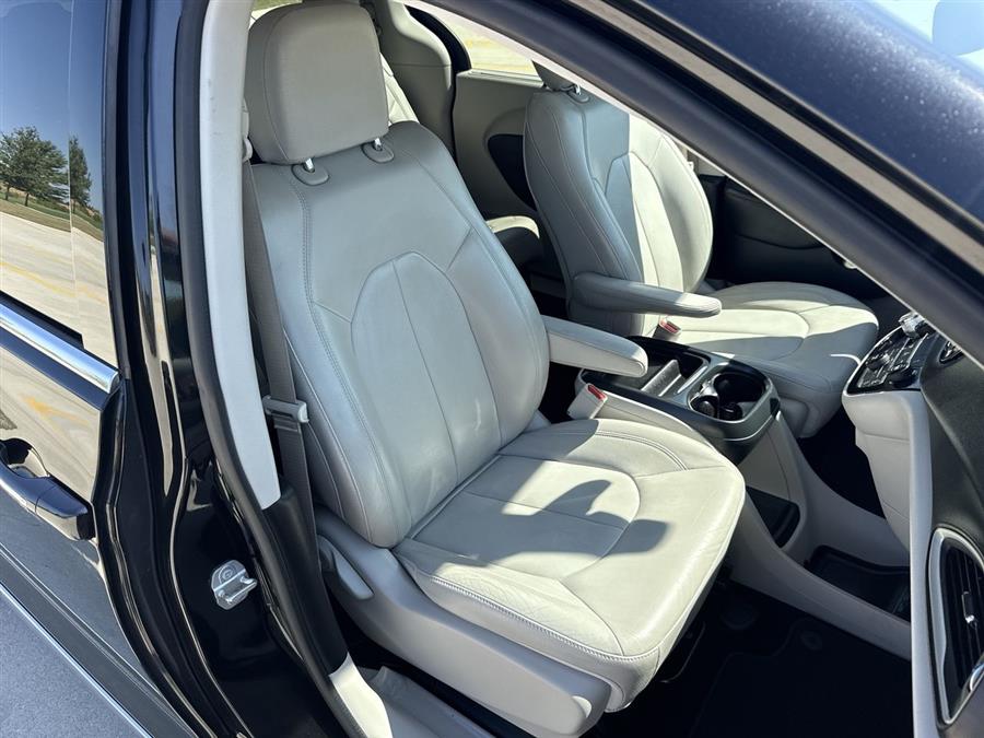 2017 Chrysler Pacifica Touring L, available for sale in Elida, Ohio | Josh's All Under Ten LLC. Elida, Ohio 2017 Chrysler Pacifica Touring L, available for sale in Elida, Ohio | Josh's All Under Ten LLC. Elida, Ohio