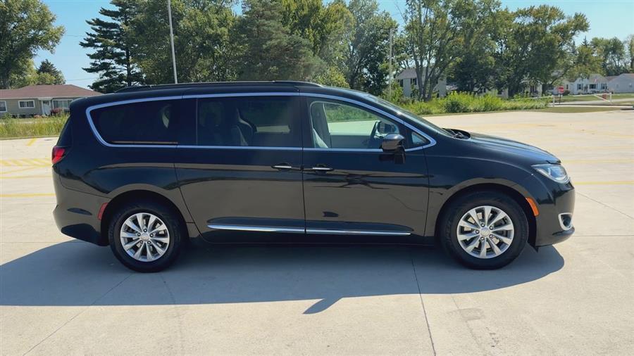 2017 Chrysler Pacifica Touring L, available for sale in Elida, Ohio | Josh's All Under Ten LLC. Elida, Ohio 2017 Chrysler Pacifica Touring L, available for sale in Elida, Ohio | Josh's All Under Ten LLC. Elida, Ohio