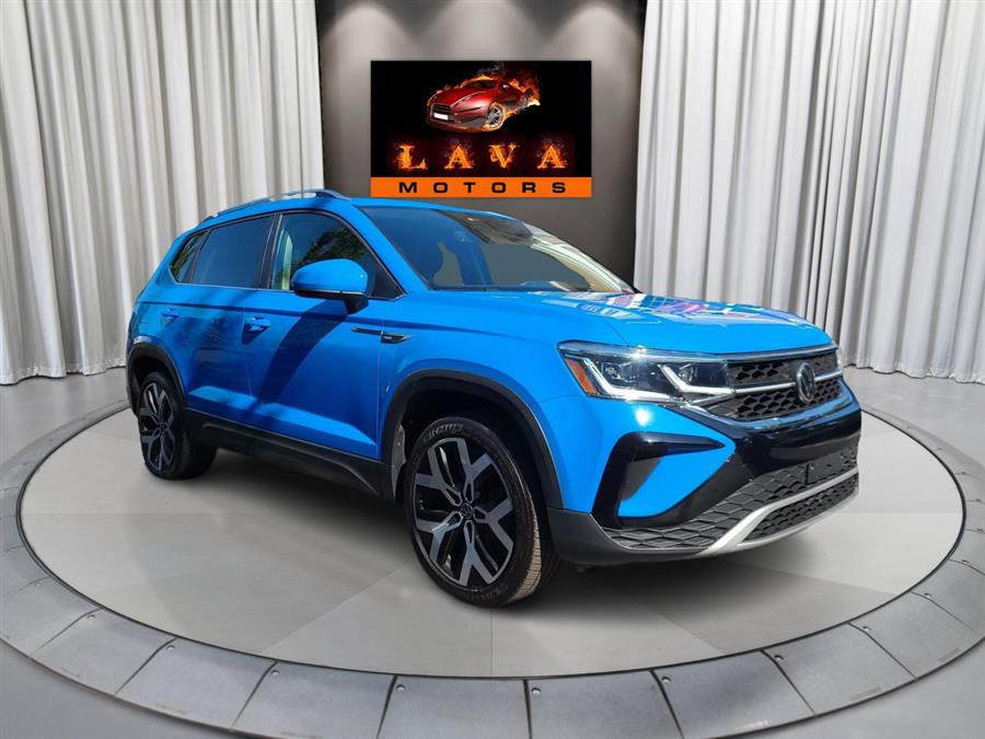 2022 Volkswagen Taos SEL 4MOTION, available for sale in Canton, Connecticut | Lava Motors. Canton, Connecticut