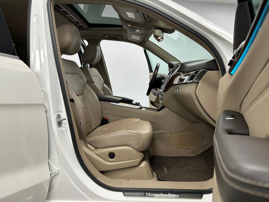 2014 Mercedes-Benz M-Class 4MATIC 4dr ML 550, available for sale in Elizabeth, New Jersey | M Auto Group. Elizabeth, New Jersey 2014 Mercedes-Benz M-Class 4MATIC 4dr ML 550, available for sale in Elizabeth, New Jersey | M Auto Group. Elizabeth, New Jersey