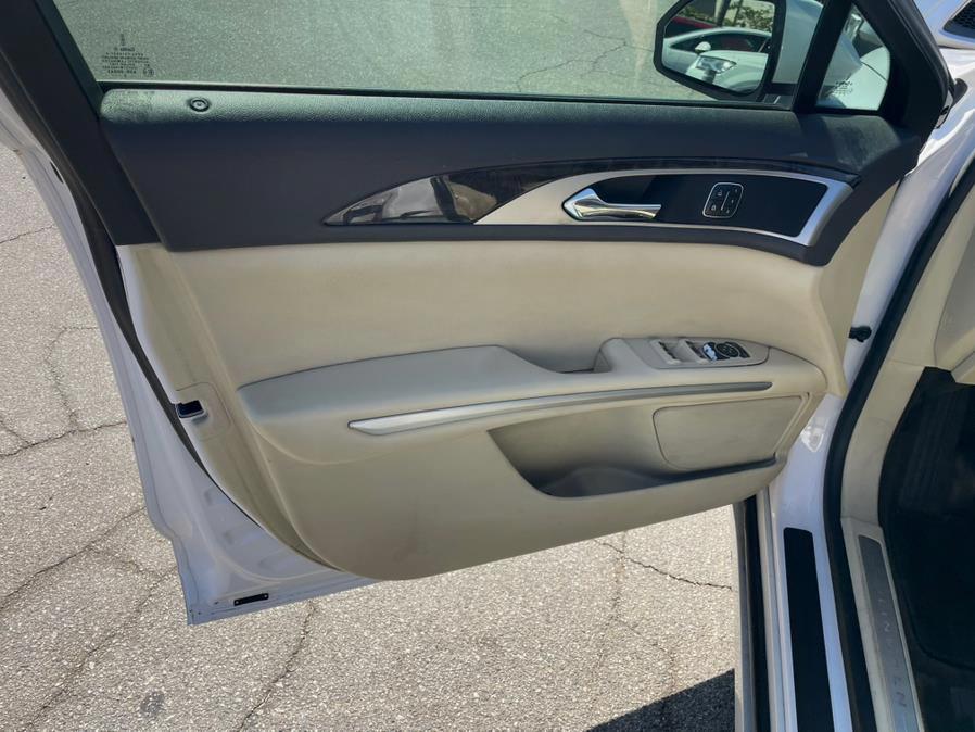 2013 Lincoln MKZ 4dr Sdn Hybrid FWD, available for sale in Hawaiian Gardens, California | Luxe Motors. Hawaiian Gardens, California 2013 Lincoln MKZ 4dr Sdn Hybrid FWD, available for sale in Hawaiian Gardens, California | Luxe Motors. Hawaiian Gardens, California