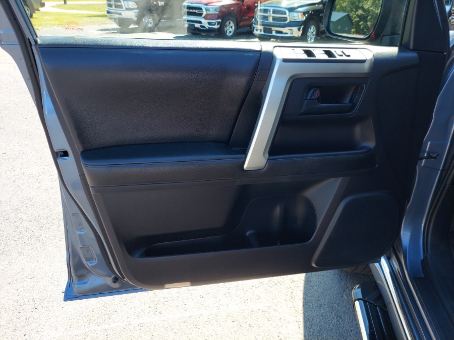 2013 Toyota 4Runner 4WD 4dr V6 Limited, available for sale in East Windsor, Connecticut | United Auto Sales of E Windsor, Inc. East Windsor, Connecticut 2013 Toyota 4Runner 4WD 4dr V6 Limited, available for sale in East Windsor, Connecticut | United Auto Sales of E Windsor, Inc. East Windsor, Connecticut