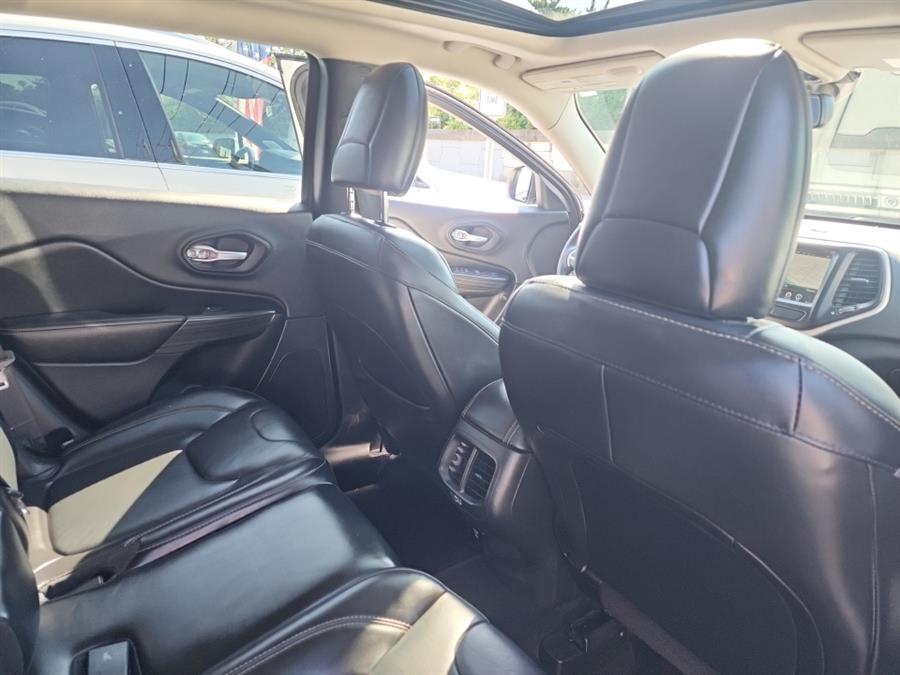 2016 Jeep Cherokee 4WD 4dr Limited, available for sale in Islip, New York | L.I. Auto Gallery. Islip, New York 2016 Jeep Cherokee 4WD 4dr Limited, available for sale in Islip, New York | L.I. Auto Gallery. Islip, New York