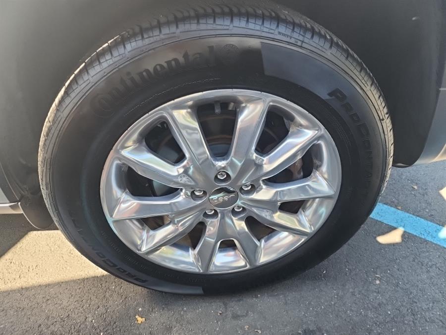 2016 Jeep Cherokee 4WD 4dr Limited, available for sale in Islip, New York | L.I. Auto Gallery. Islip, New York 2016 Jeep Cherokee 4WD 4dr Limited, available for sale in Islip, New York | L.I. Auto Gallery. Islip, New York