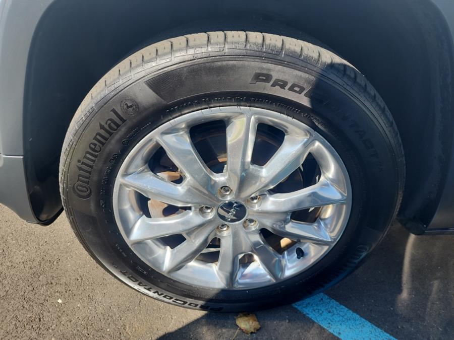 2016 Jeep Cherokee 4WD 4dr Limited, available for sale in Islip, New York | L.I. Auto Gallery. Islip, New York 2016 Jeep Cherokee 4WD 4dr Limited, available for sale in Islip, New York | L.I. Auto Gallery. Islip, New York