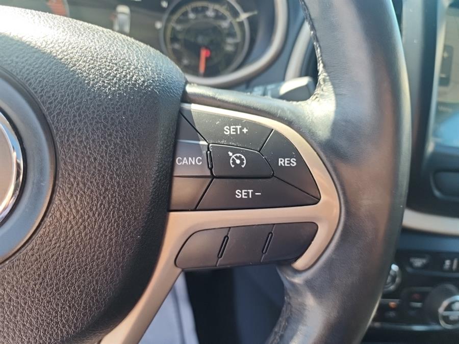 2016 Jeep Cherokee 4WD 4dr Limited, available for sale in Islip, New York | L.I. Auto Gallery. Islip, New York 2016 Jeep Cherokee 4WD 4dr Limited, available for sale in Islip, New York | L.I. Auto Gallery. Islip, New York