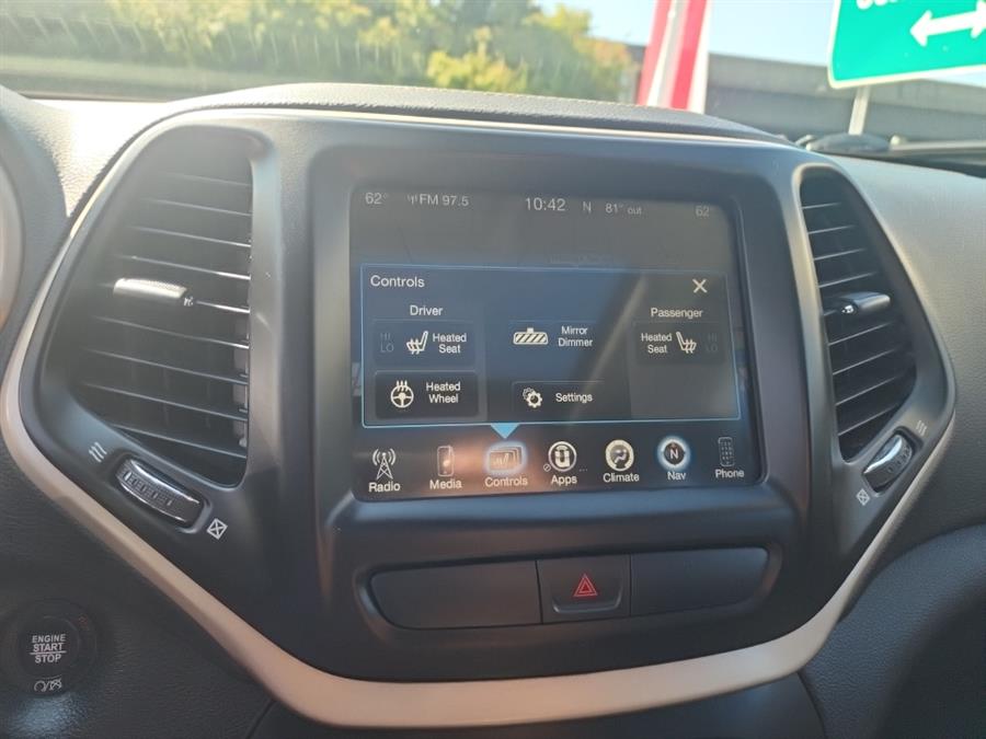 2016 Jeep Cherokee 4WD 4dr Limited, available for sale in Islip, New York | L.I. Auto Gallery. Islip, New York 2016 Jeep Cherokee 4WD 4dr Limited, available for sale in Islip, New York | L.I. Auto Gallery. Islip, New York