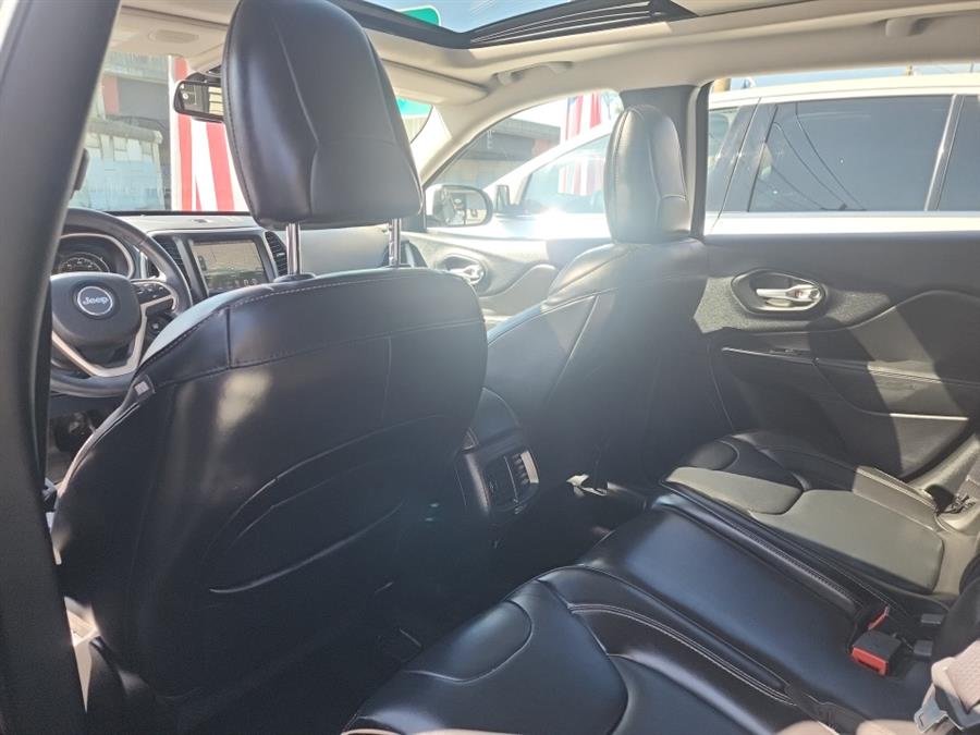 2016 Jeep Cherokee 4WD 4dr Limited, available for sale in Islip, New York | L.I. Auto Gallery. Islip, New York 2016 Jeep Cherokee 4WD 4dr Limited, available for sale in Islip, New York | L.I. Auto Gallery. Islip, New York