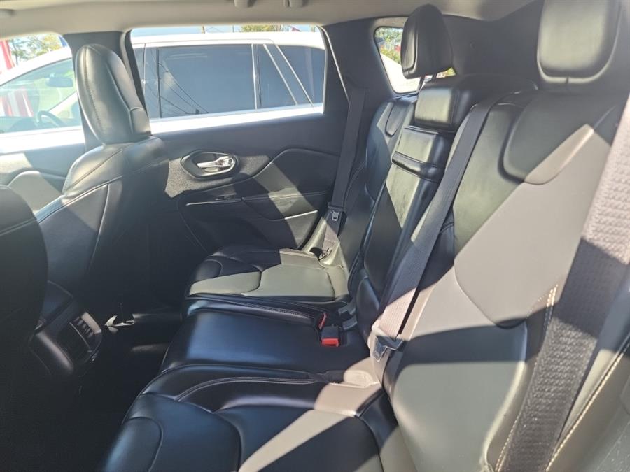 2016 Jeep Cherokee 4WD 4dr Limited, available for sale in Islip, New York | L.I. Auto Gallery. Islip, New York 2016 Jeep Cherokee 4WD 4dr Limited, available for sale in Islip, New York | L.I. Auto Gallery. Islip, New York