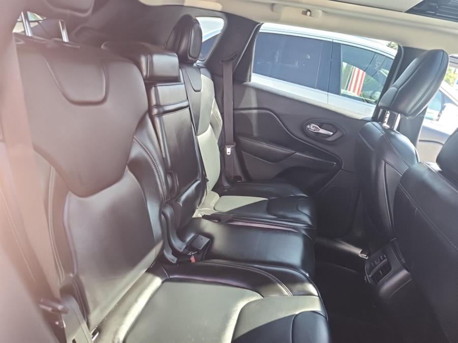2016 Jeep Cherokee 4WD 4dr Limited, available for sale in Islip, New York | L.I. Auto Gallery. Islip, New York 2016 Jeep Cherokee 4WD 4dr Limited, available for sale in Islip, New York | L.I. Auto Gallery. Islip, New York
