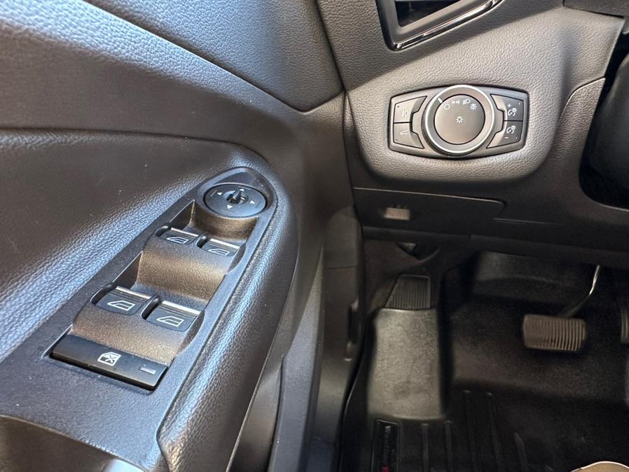 2017 Ford Escape Titanium 4WD, available for sale in Irvington, New Jersey | Elis Motors Corp. Irvington, New Jersey 2017 Ford Escape Titanium 4WD, available for sale in Irvington, New Jersey | Elis Motors Corp. Irvington, New Jersey