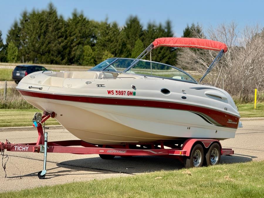 Used 2002 Chaparral Sunesta 243 in Darien, Wisconsin | Geneva Motor Cars. Darien, Wisconsin