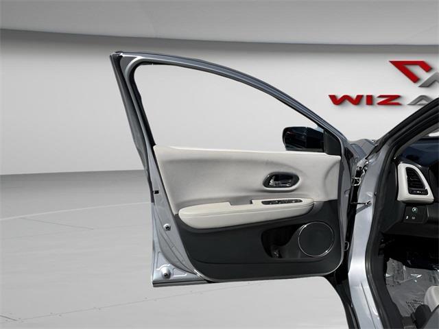 2017 Honda Hr-v EX, available for sale in Stratford, Connecticut | Wiz Leasing Inc. Stratford, Connecticut 2017 Honda Hr-v EX, available for sale in Stratford, Connecticut | Wiz Leasing Inc. Stratford, Connecticut