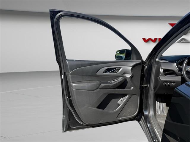 2021 Chevrolet Traverse LT, available for sale in Stratford, Connecticut | Wiz Leasing Inc. Stratford, Connecticut 2021 Chevrolet Traverse LT, available for sale in Stratford, Connecticut | Wiz Leasing Inc. Stratford, Connecticut