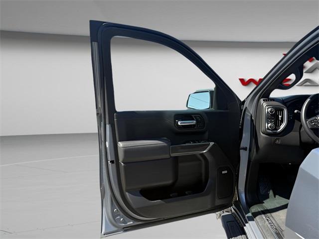 2022 GMC Sierra 1500 Limited AT4, available for sale in Stratford, Connecticut | Wiz Leasing Inc. Stratford, Connecticut 2022 GMC Sierra 1500 Limited AT4, available for sale in Stratford, Connecticut | Wiz Leasing Inc. Stratford, Connecticut