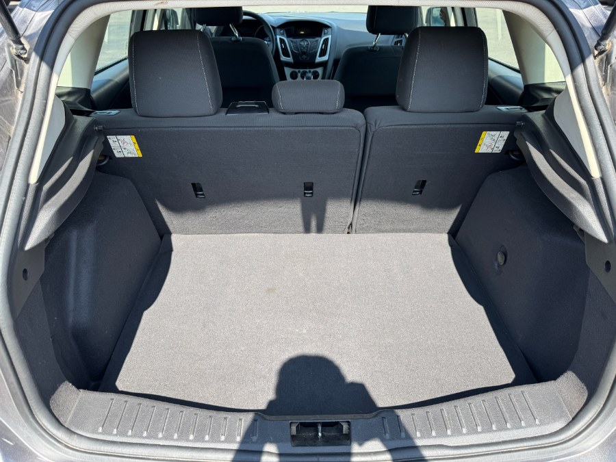 2012 Ford Focus 5dr HB SE, available for sale in Ortonville, Michigan | Marsh Auto Sales LLC. Ortonville, Michigan 2012 Ford Focus 5dr HB SE, available for sale in Ortonville, Michigan | Marsh Auto Sales LLC. Ortonville, Michigan