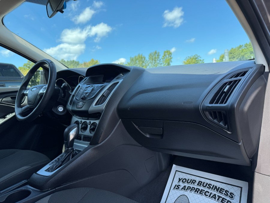 2012 Ford Focus 5dr HB SE, available for sale in Ortonville, Michigan | Marsh Auto Sales LLC. Ortonville, Michigan 2012 Ford Focus 5dr HB SE, available for sale in Ortonville, Michigan | Marsh Auto Sales LLC. Ortonville, Michigan