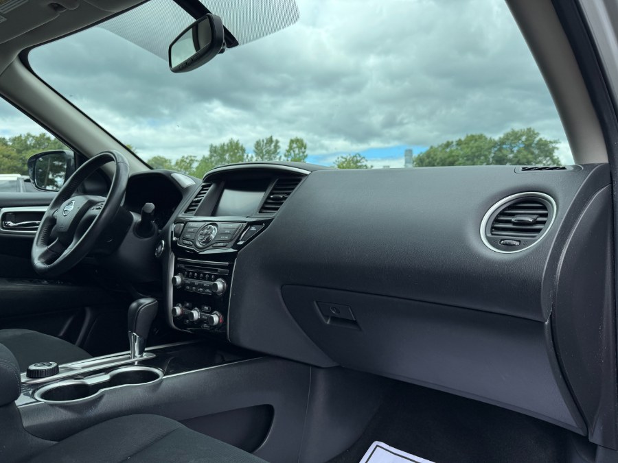 2017 Nissan Pathfinder 4x4 SL, available for sale in Ortonville, Michigan | Marsh Auto Sales LLC. Ortonville, Michigan 2017 Nissan Pathfinder 4x4 SL, available for sale in Ortonville, Michigan | Marsh Auto Sales LLC. Ortonville, Michigan