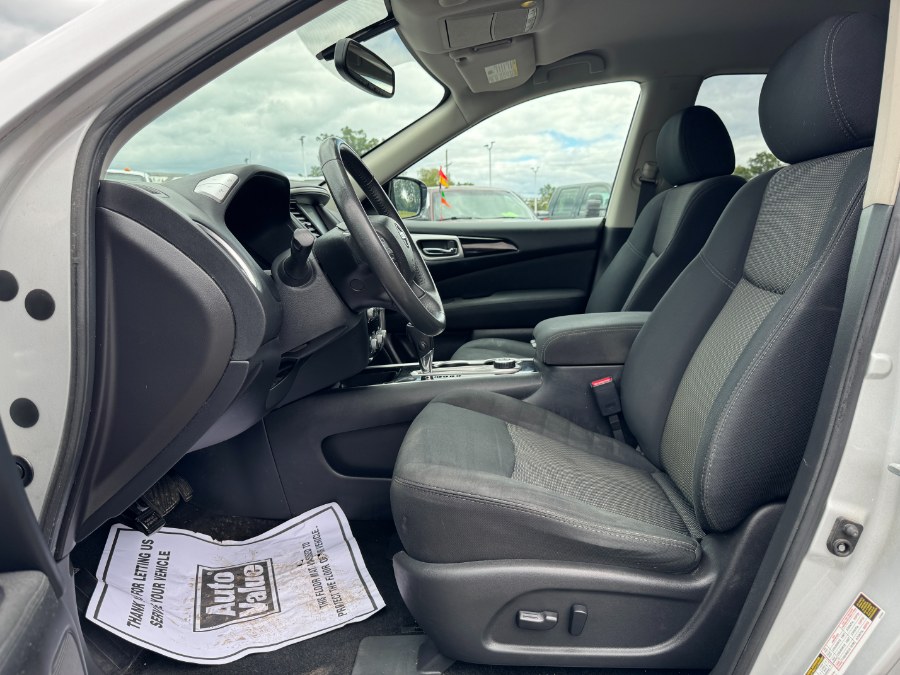 2017 Nissan Pathfinder 4x4 SL, available for sale in Ortonville, Michigan | Marsh Auto Sales LLC. Ortonville, Michigan 2017 Nissan Pathfinder 4x4 SL, available for sale in Ortonville, Michigan | Marsh Auto Sales LLC. Ortonville, Michigan