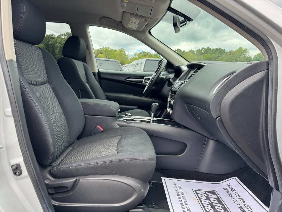 2017 Nissan Pathfinder 4x4 SL, available for sale in Ortonville, Michigan | Marsh Auto Sales LLC. Ortonville, Michigan 2017 Nissan Pathfinder 4x4 SL, available for sale in Ortonville, Michigan | Marsh Auto Sales LLC. Ortonville, Michigan