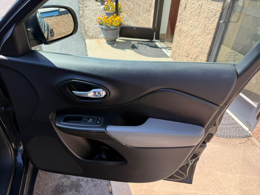 2014 Jeep Cherokee 4WD 4dr Limited, available for sale in East Windsor, Connecticut | Century Auto And Truck. East Windsor, Connecticut 2014 Jeep Cherokee 4WD 4dr Limited, available for sale in East Windsor, Connecticut | Century Auto And Truck. East Windsor, Connecticut
