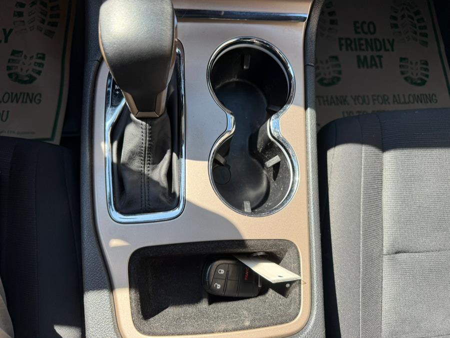 2016 Jeep Grand Cherokee 4WD 4dr Laredo, available for sale in East Windsor, Connecticut | Century Auto And Truck. East Windsor, Connecticut 2016 Jeep Grand Cherokee 4WD 4dr Laredo, available for sale in East Windsor, Connecticut | Century Auto And Truck. East Windsor, Connecticut