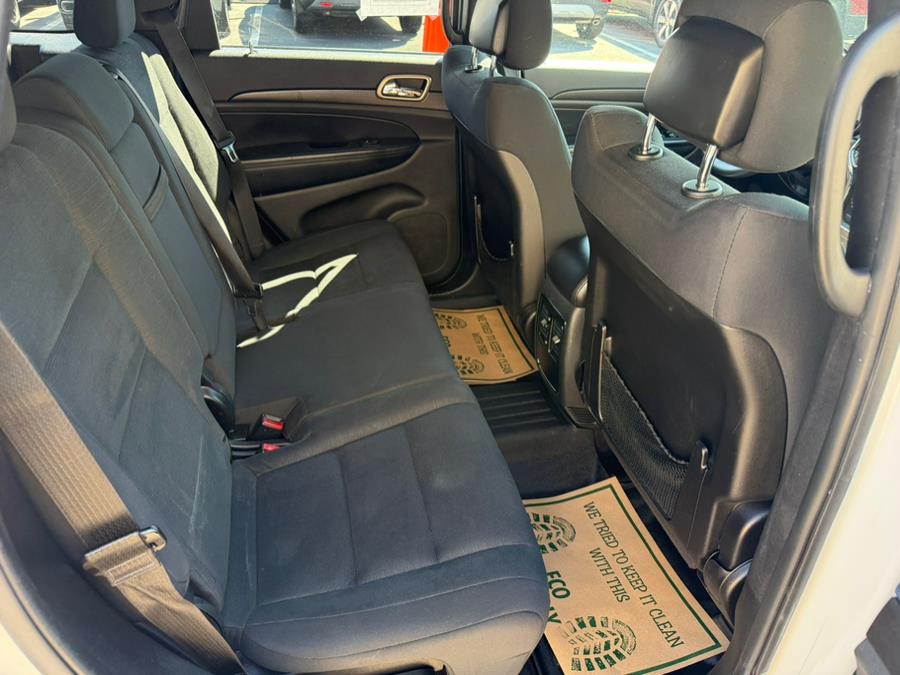2016 Jeep Grand Cherokee 4WD 4dr Laredo, available for sale in East Windsor, Connecticut | Century Auto And Truck. East Windsor, Connecticut 2016 Jeep Grand Cherokee 4WD 4dr Laredo, available for sale in East Windsor, Connecticut | Century Auto And Truck. East Windsor, Connecticut