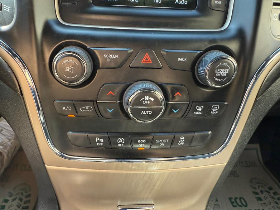 2016 Jeep Grand Cherokee 4WD 4dr Laredo, available for sale in East Windsor, Connecticut | Century Auto And Truck. East Windsor, Connecticut 2016 Jeep Grand Cherokee 4WD 4dr Laredo, available for sale in East Windsor, Connecticut | Century Auto And Truck. East Windsor, Connecticut