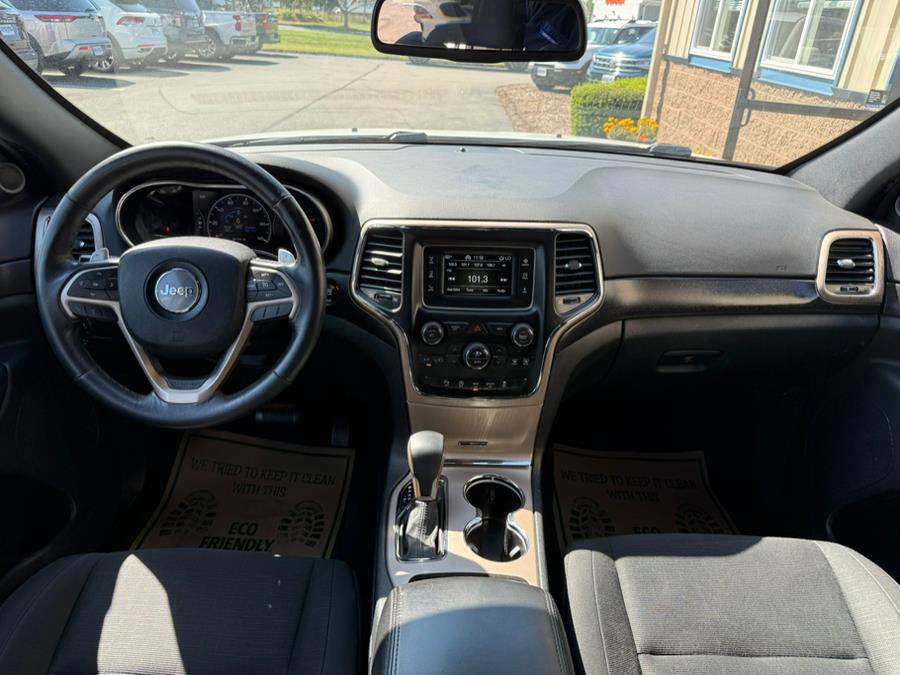 2016 Jeep Grand Cherokee 4WD 4dr Laredo, available for sale in East Windsor, Connecticut | Century Auto And Truck. East Windsor, Connecticut 2016 Jeep Grand Cherokee 4WD 4dr Laredo, available for sale in East Windsor, Connecticut | Century Auto And Truck. East Windsor, Connecticut