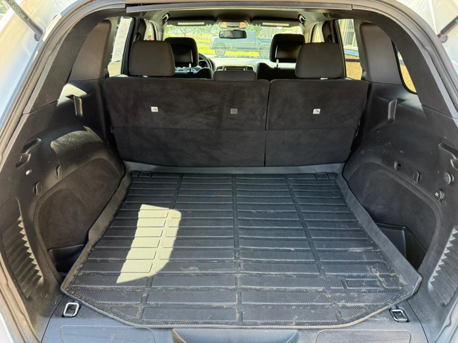 2016 Jeep Grand Cherokee 4WD 4dr Laredo, available for sale in East Windsor, Connecticut | Century Auto And Truck. East Windsor, Connecticut 2016 Jeep Grand Cherokee 4WD 4dr Laredo, available for sale in East Windsor, Connecticut | Century Auto And Truck. East Windsor, Connecticut