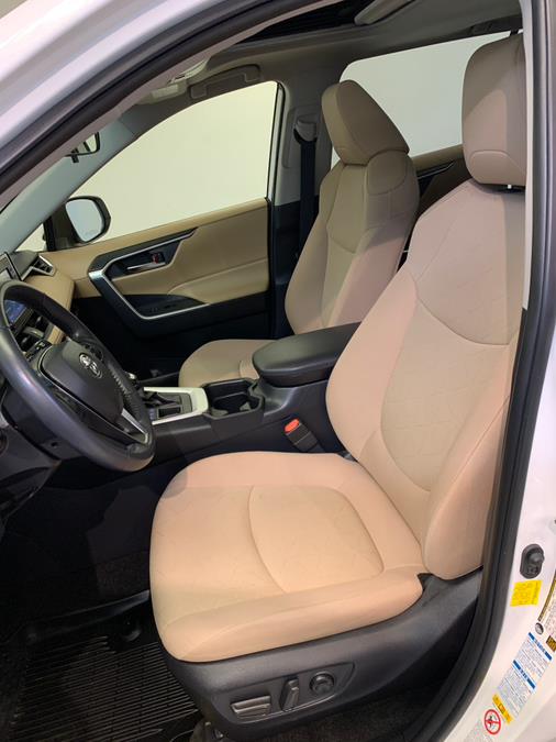 2019 Toyota RAV4 XLE photo 15