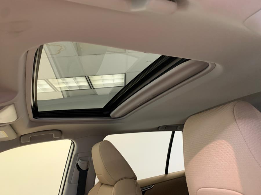 2019 Toyota RAV4 XLE photo 17