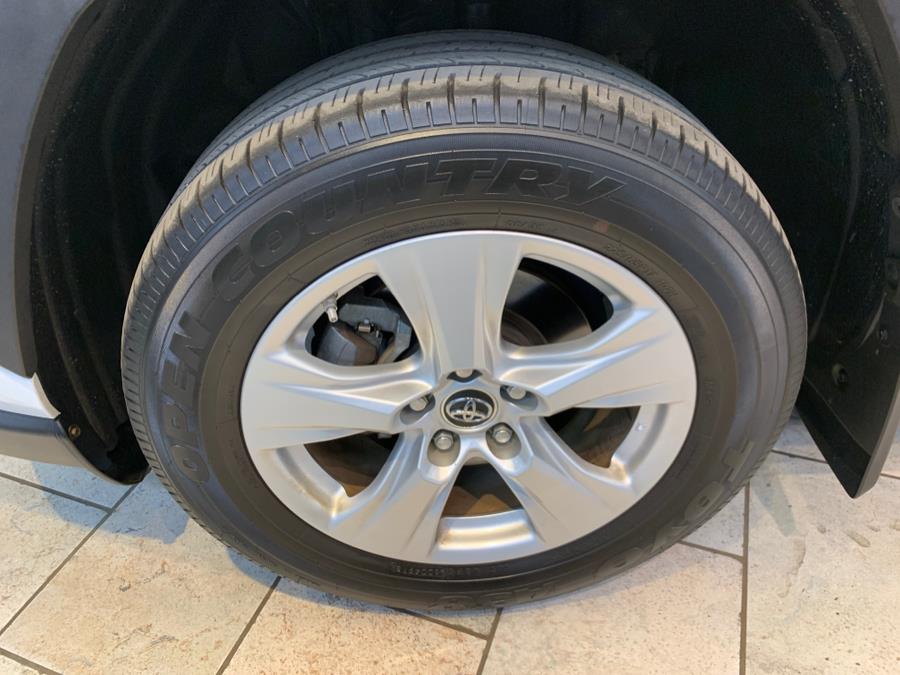2019 Toyota RAV4 XLE photo 12